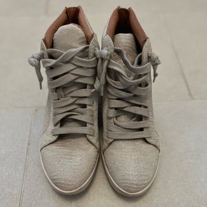 Rare Gentle Souls by Kenneth Cole Silver High Top Sneakers – Size 8